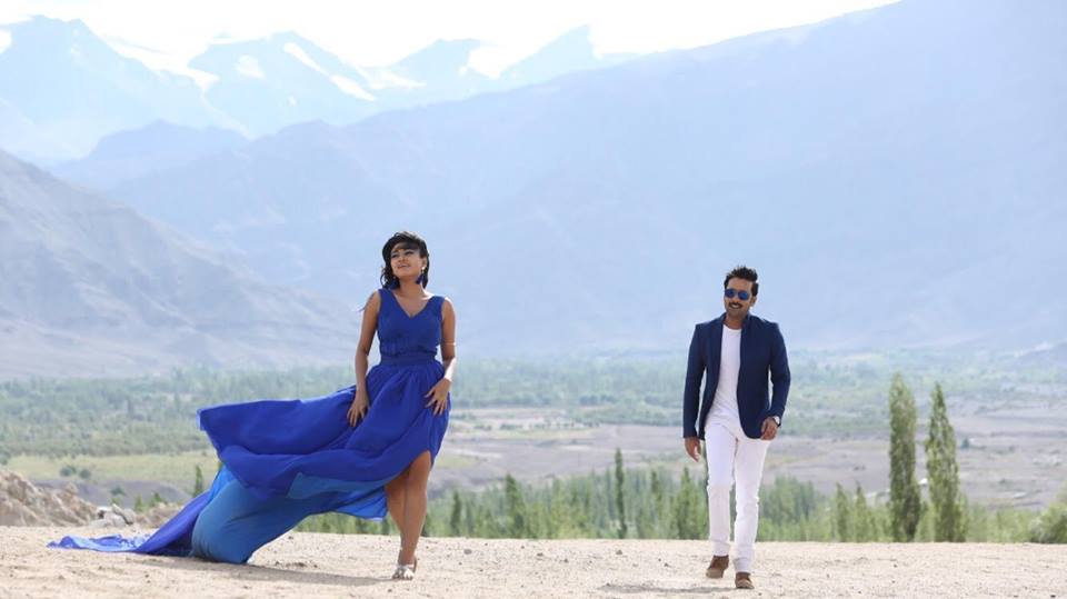 Idi Naa Love Story Oviya Poster 3
