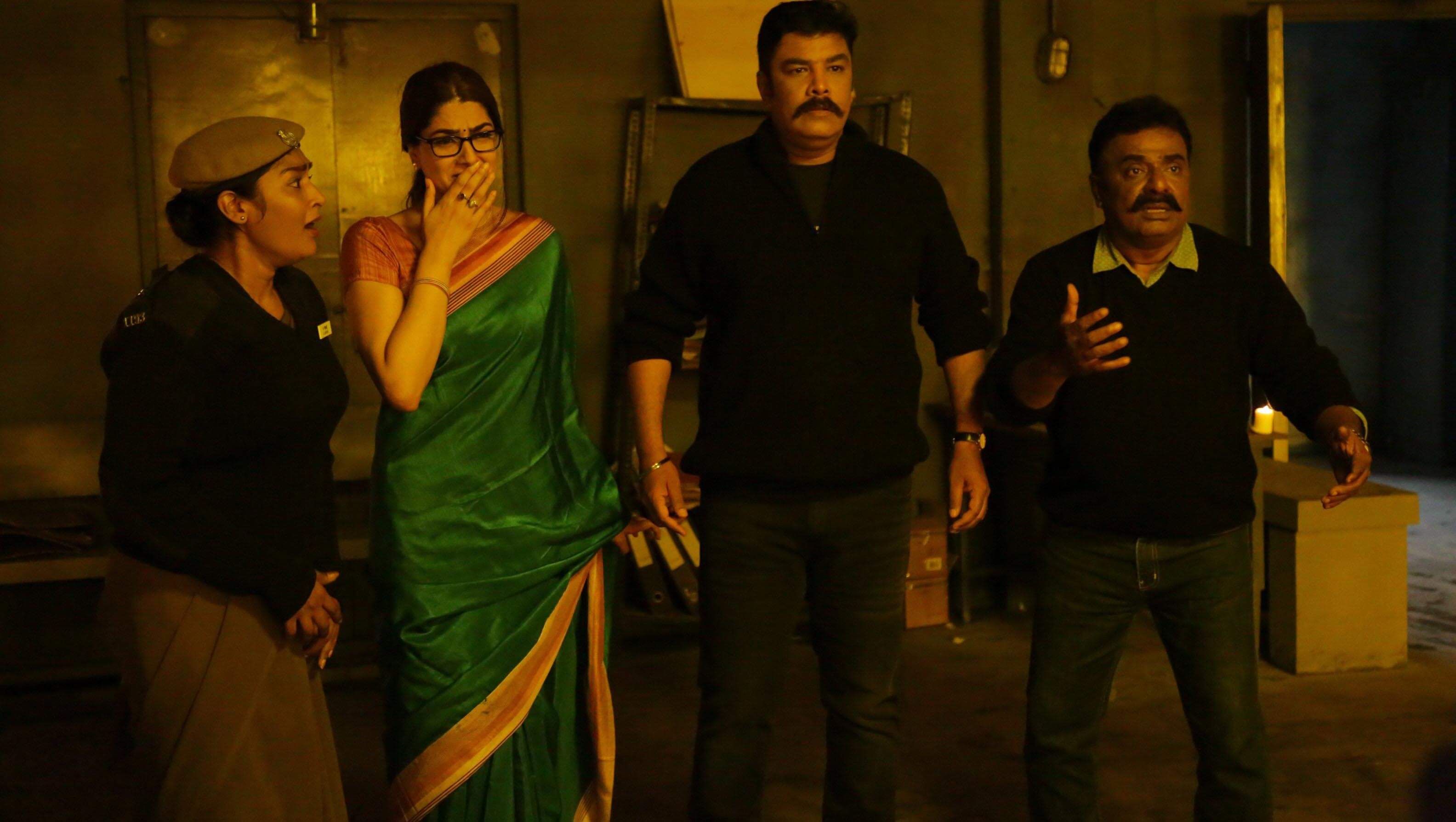 Iruttu Movie Reviews and Ratings