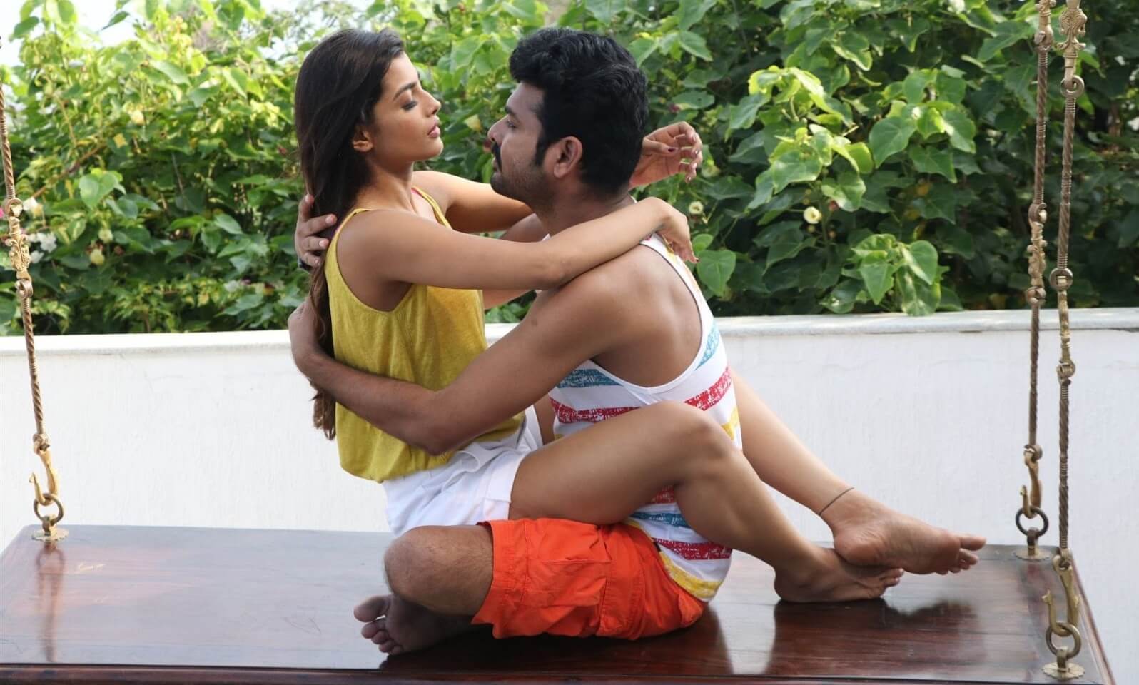 Vemal and Ashna Zaveri In Ivanukku Engeyo Macham Irukku